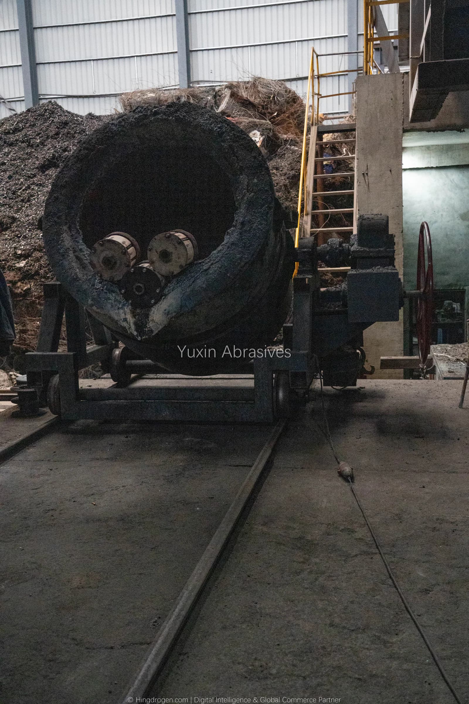 YUXIN production photograph: Molten steel transfer & centrifugal granulation, record _DSC9115