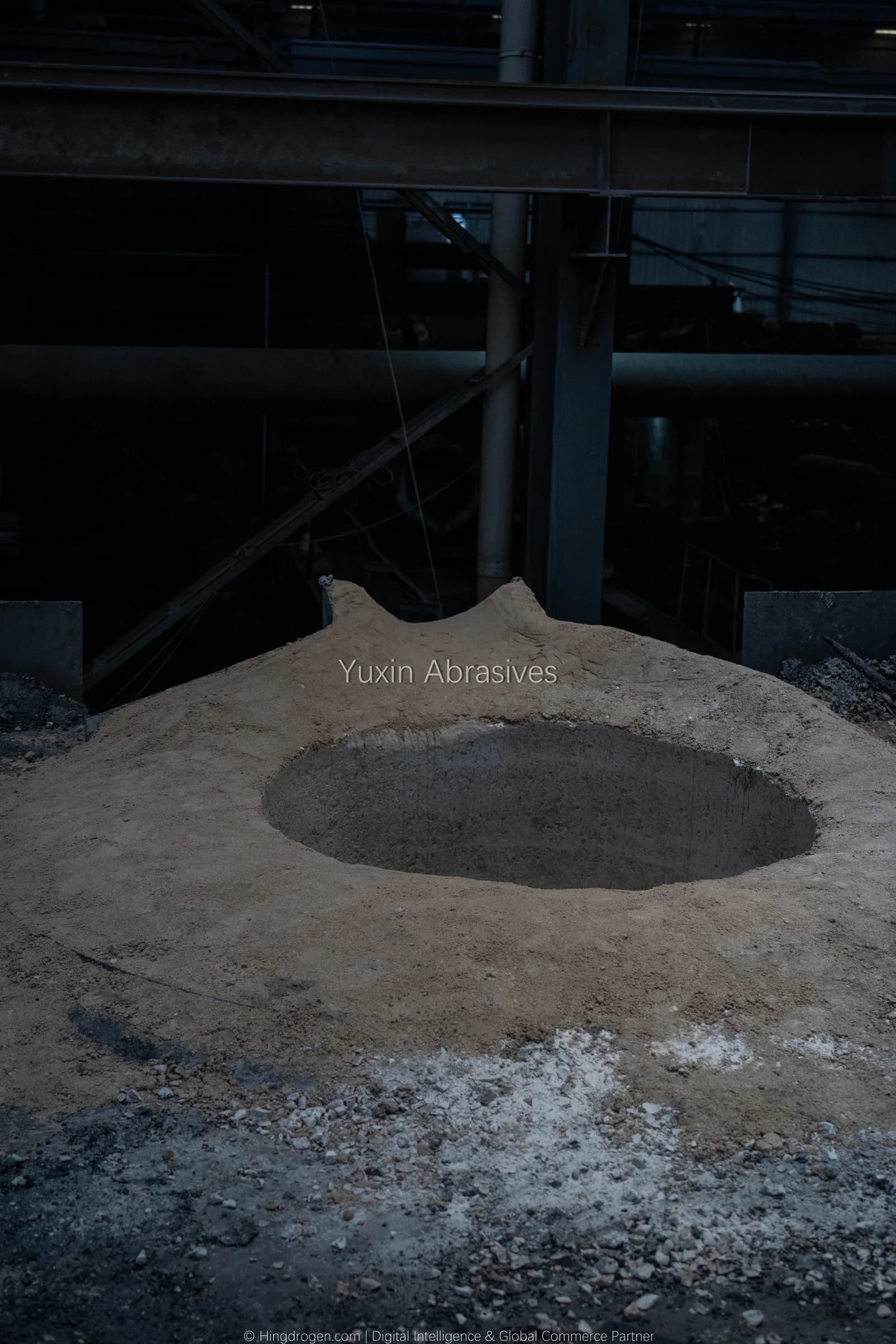 YUXIN production photograph: Material handling & charging, record _DSC9123