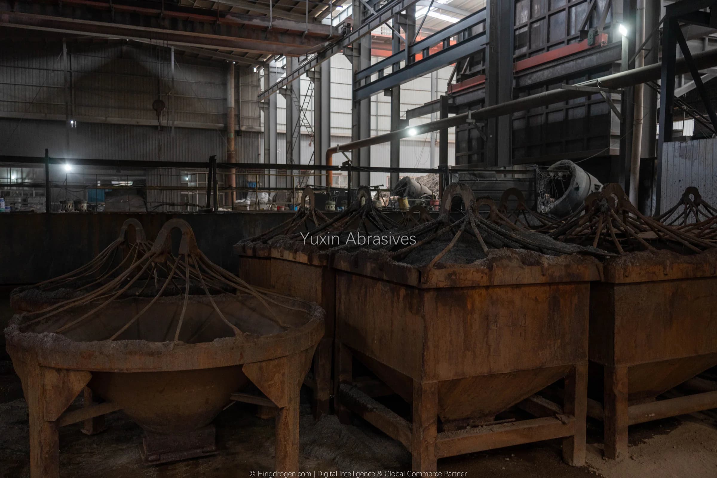 YUXIN production photograph: Material handling & charging, record _DSC9127
