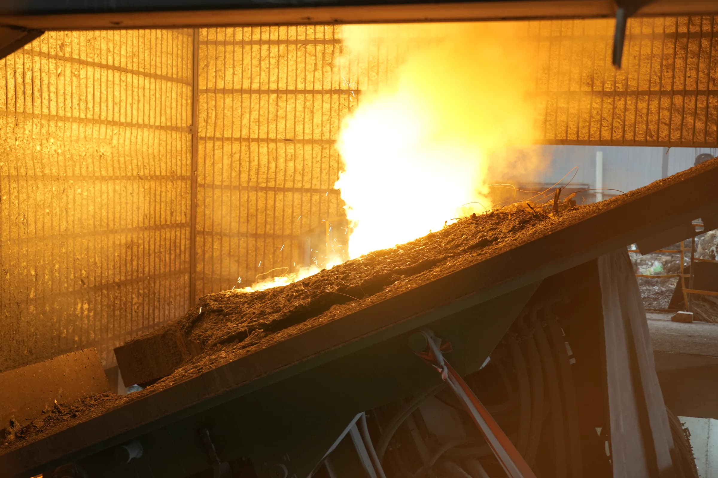 YUXIN production photograph: Electric furnace melting, record _DSC9214